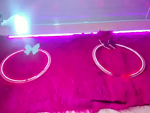 Natasha clifford online show from September 2025 11:21:01 AM