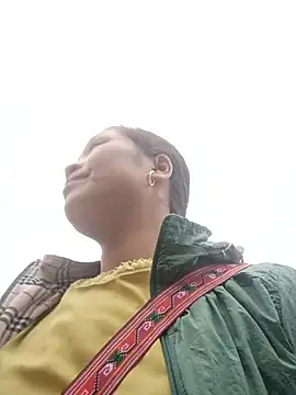 Milan6789 online show from November 2025 09:52:02 AM