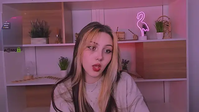 Snapshot of luna_tin chatting on October 2025 08:39:01 AM luna tin online show from October 2025 08:39:01 AM