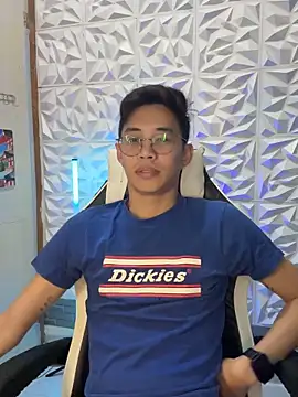 Snapshot of Prince-Harrison chatting on November 2025 05:13:02 PM Prince-Harrison online show from November 2025 05:13:02 PM