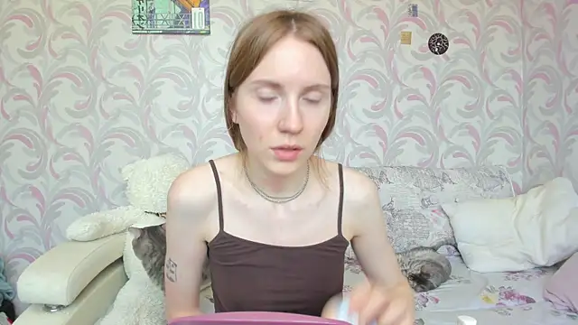 Kelly Gerzikaa online show from June 2026 04:39:01 AM