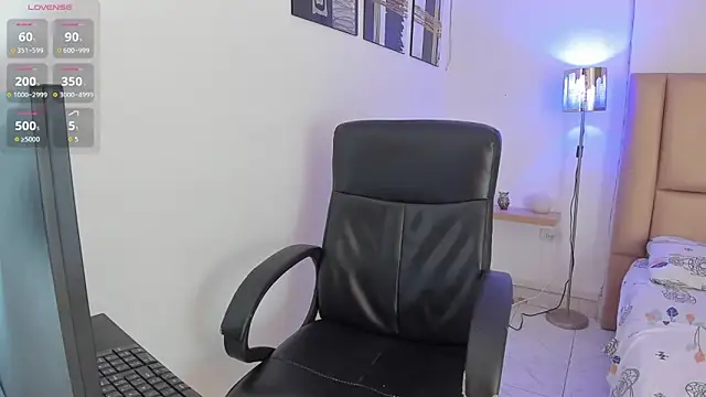 Snapshot of Vanessa_Harper chatting on September 2025 11:44:02 AM Vanessa Harper online show from September 2025 11:44:02 AM