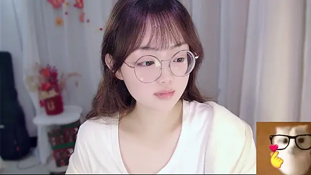 YUANYUAN-A online show from February 2026 01:32:02 PM