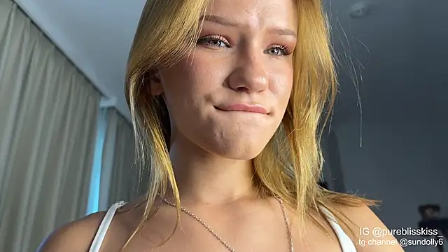 Snapshot of lxsundollyxl chatting on March 2026 04:18:01 AM lxsundollyxl online show from March 2026 04:18:01 AM