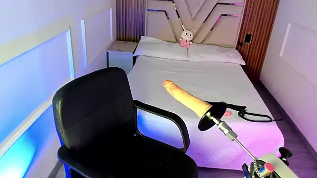 Kristenbread online show from October 2025 08:05:01 PM