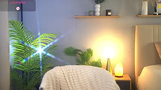 Snapshot of LollaStich chatting on April 2026 08:15:01 AM LollaStich online show from April 2026 08:15:01 AM