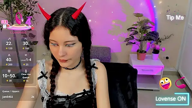 Snapshot of Krysten_Riter chatting on February 2026 02:44:02 PM Krysten Riter online show from February 2026 02:44:02 PM