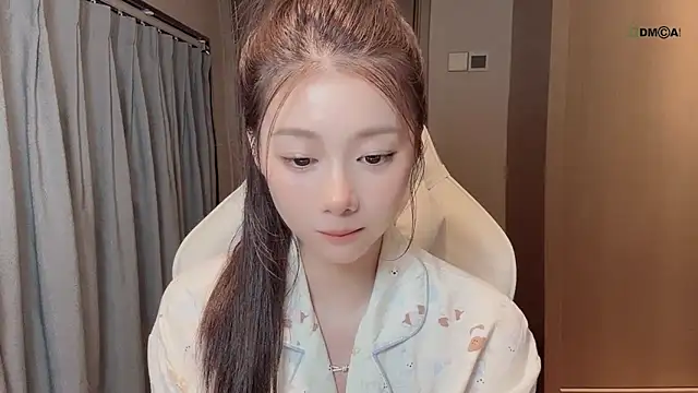 Makinghappymyself  online show from December 2025 02:45:02 PM