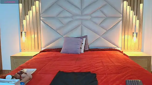 allie pearl online show from January 2026 12:08:02 PM