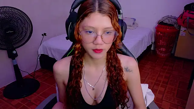 Snapshot of Birdie_0 chatting on September 2025 02:15:02 AM Birdie 0 online show from September 2025 02:15:02 AM