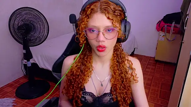 Snapshot of Birdie_0 chatting on October 2025 01:55:02 PM Birdie 0 online show from October 2025 01:55:02 PM