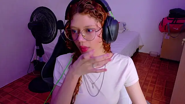 Snapshot of Birdie_0 chatting on October 2025 01:13:01 PM Birdie 0 online show from October 2025 01:13:01 PM