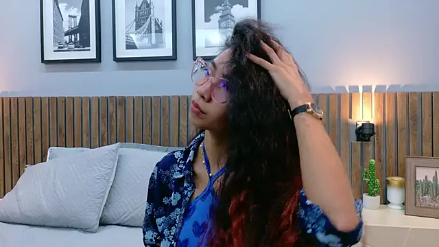 luna roja25 online show from November 2025 01:33:02 PM