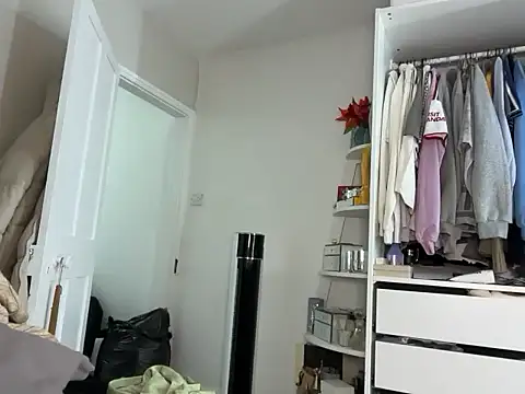 Snapshot of KayleeBella chatting on October 2025 07:55:01 PM KayleeBella online show from October 2025 07:55:01 PM