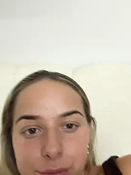 Snapshot of KayleeBella chatting on October 2025 08:21:02 PM KayleeBella online show from October 2025 08:21:02 PM