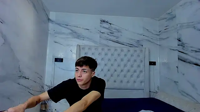 Ari and Storm online show from December 2025 02:02:02 PM