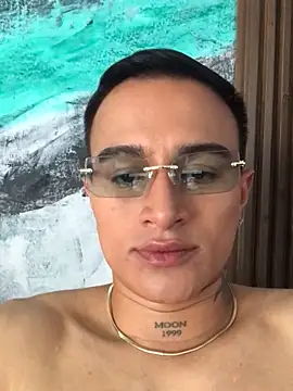 LiamDeep online show from December 2025 07:18:01 PM