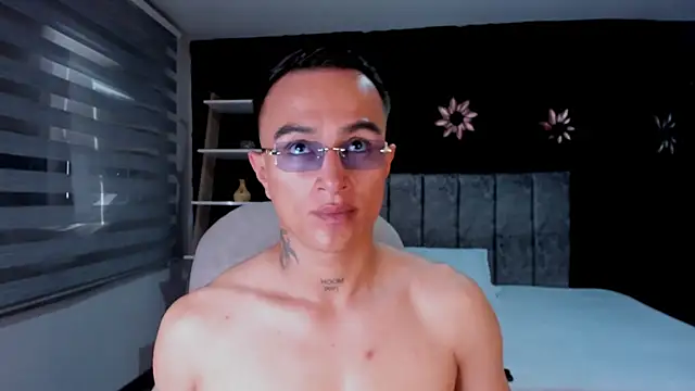 LiamDeep online show from April 2026 08:26:01 PM