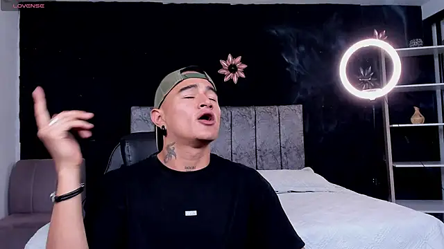 LiamDeep online show from June 2026 08:00:01 PM