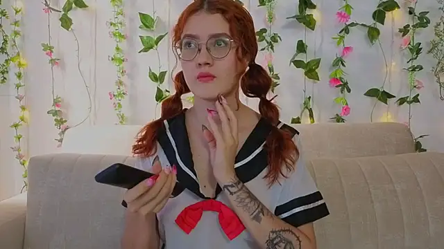 Snapshot of MiaWinxxx chatting on September 2025 08:09:01 PM MiaWinxxx online show from September 2025 08:09:01 PM