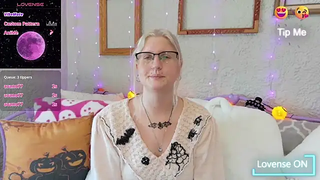 Snapshot of samanthamalichite chatting on September 2025 02:43:01 PM samanthamalichite online show from September 2025 02:43:01 PM