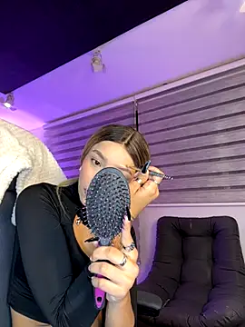 SkyThompson online show from November 2025 04:22:01 AM