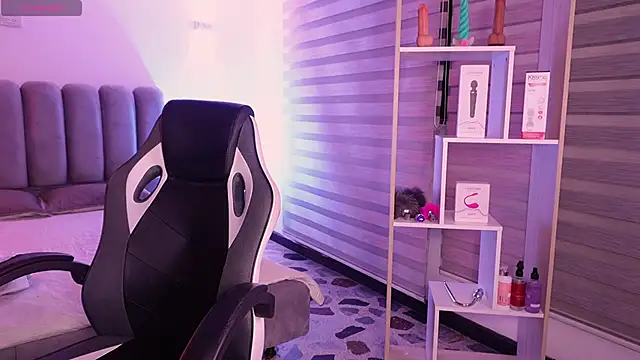 SkyThompson online show from December 2025 05:49:02 AM