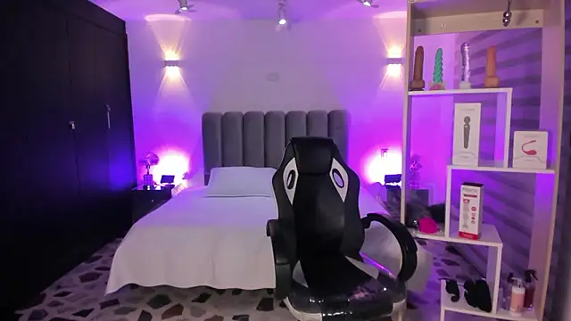 SkyThompson online show from February 2026 04:32:01 AM