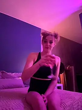 Snapshot of honeymoon111 chatting on November 2025 11:15:01 PM honeymoon111 online show from November 2025 11:15:01 PM