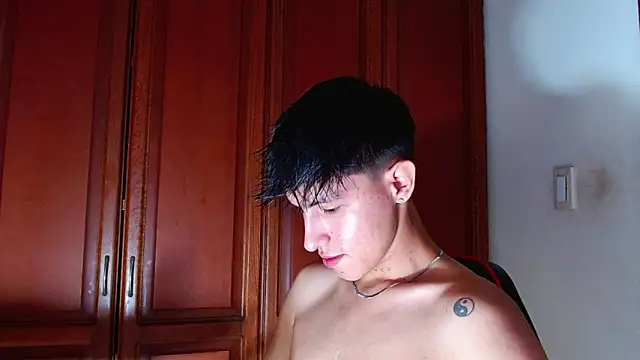 Snapshot of rowanbigboy23 chatting on September 2025 02:23:01 AM rowanbigboy23 online show from September 2025 02:23:01 AM