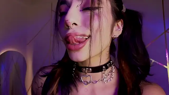 Hollyxx  online show from February 2026 11:31:02 PM