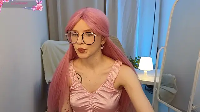 KiraMountrays online show from September 2025 10:15:02 PM