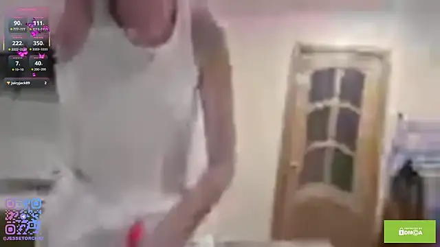 Snapshot of lady_linaa chatting on September 2025 04:28:01 PM lady linaa online show from September 2025 04:28:01 PM