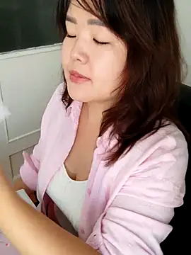 Snapshot of Innogin chatting on October 2025 05:07:02 AM Innogin online show from October 2025 05:07:02 AM