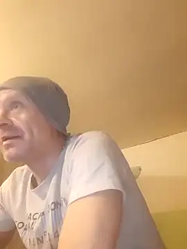 Snapshot of Kuba_Gd chatting on December 2024 08:14:02 PM Kuba Gd online show from December 2024 08:14:02 PM