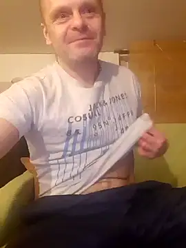 Snapshot of Kuba_Gd chatting on January 2025 10:15:01 PM Kuba Gd online show from January 2025 10:15:01 PM