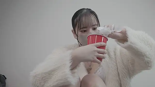 CocoaMilk18 online show from December 2025 12:47:01 PM