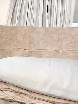 Snapshot of Marian_Zeller chatting on November 2025 09:08:01 AM Marian Zeller online show from November 2025 09:08:01 AM