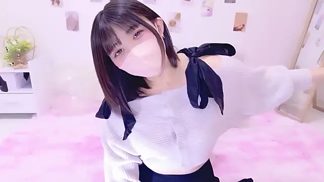 Hinata Sun online show from November 2025 01:36:02 PM