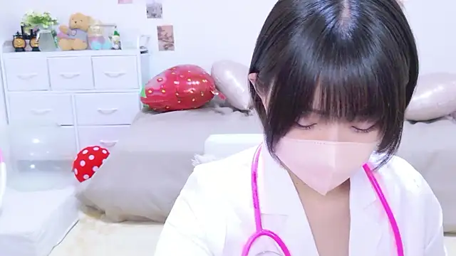 Hinata Sun online show from April 2026 12:44:02 PM