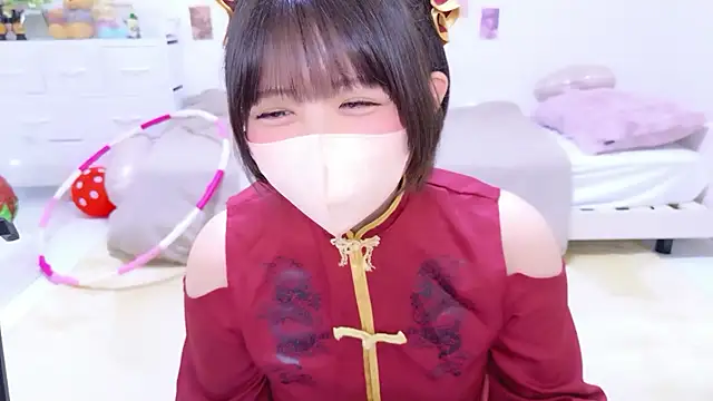 Hinata Sun online show from May 2026 12:02:01 PM