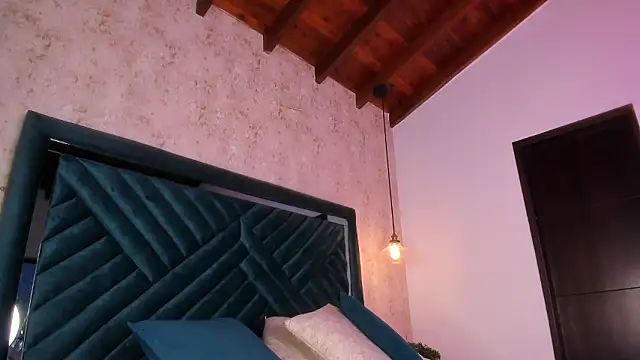 Snapshot of Sofi_Moreno chatting on February 2026 11:54:02 AM Sofi Moreno online show from February 2026 11:54:02 AM