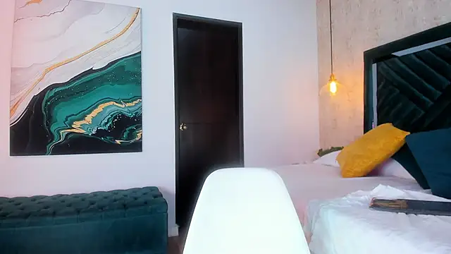 Snapshot of Sofi_Moreno chatting on April 2026 12:02:01 PM Sofi Moreno online show from April 2026 12:02:01 PM