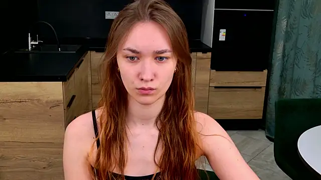 AmadaReine online show from April 2026 04:04:01 AM