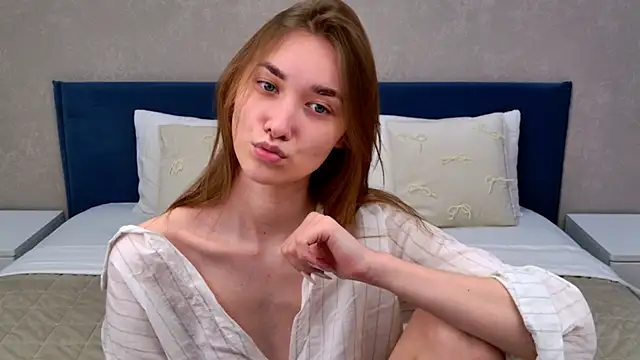 AmadaReine online show from April 2026 04:22:01 PM