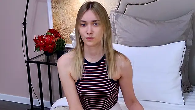 AmadaReine online show from June 2026 04:22:02 PM