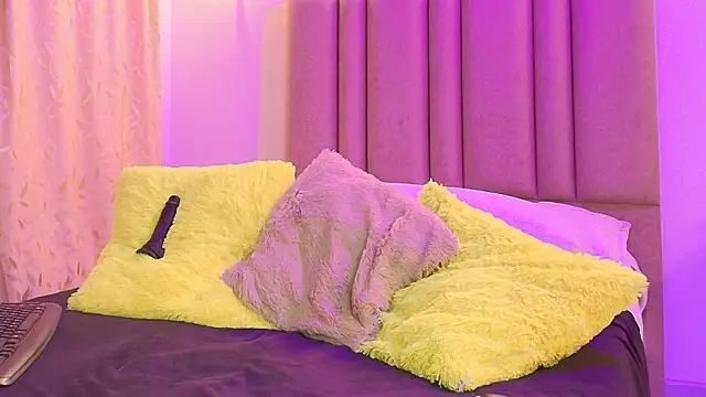 camilo nom online show from September 2025 04:23:01 AM