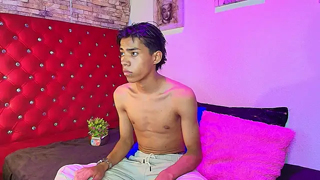 camilo nom online show from September 2025 04:14:02 AM