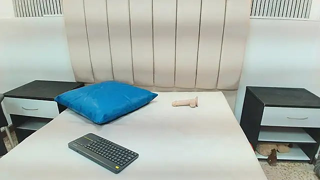 Snapshot of agatha_fit chatting on December 2025 01:05:02 PM agatha fit online show from December 2025 01:05:02 PM