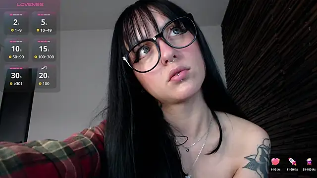 Snapshot of babedooll chatting on October 2025 01:44:02 AM babedooll online show from October 2025 01:44:02 AM